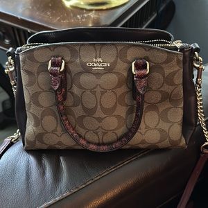 Beautiful coach purse!!